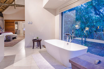 Am Lodge Hoedspruit Extérieur photo