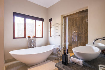 Am Lodge Hoedspruit Extérieur photo